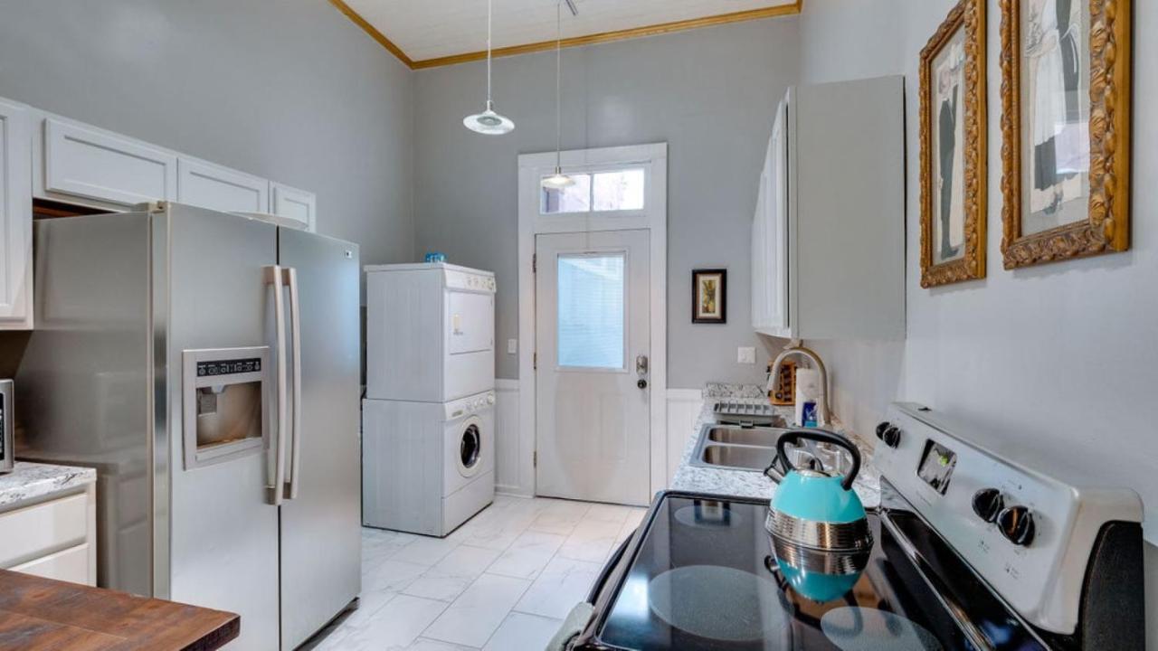 Appartement Elegant 2 Bed Directly On Forsyth Park à Savannah Extérieur photo